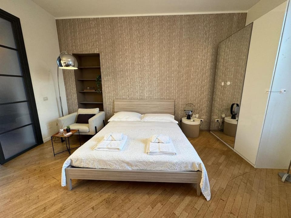 Central penthouse 5 minutes from duomo Apartment in Milan