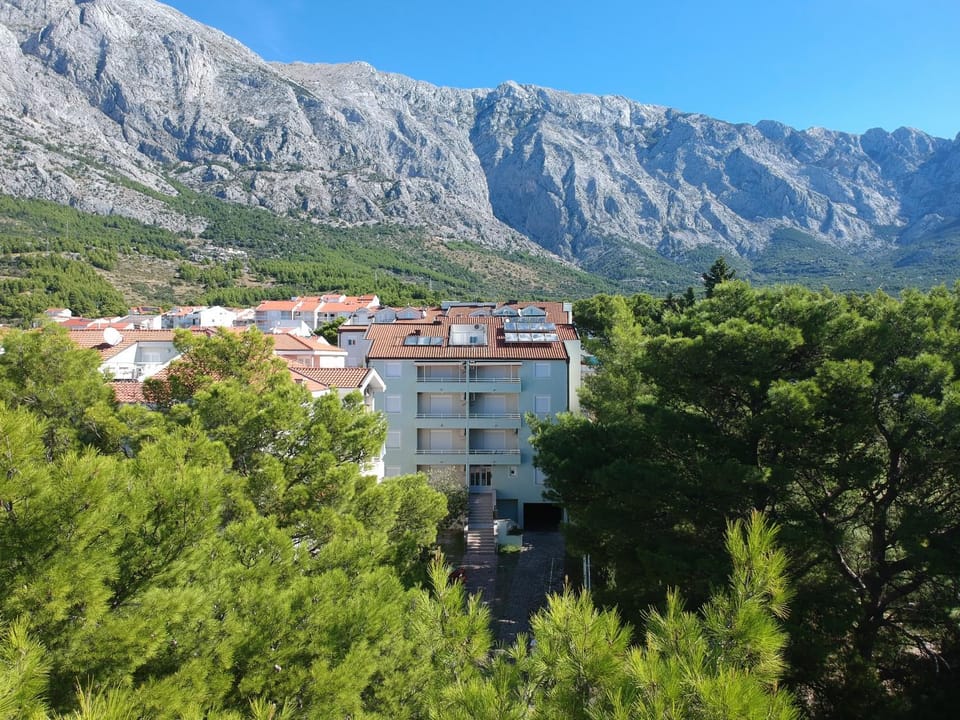 Ruža&Nikolina "2" apartmani - Baška Voda Apartment in Baška Voda