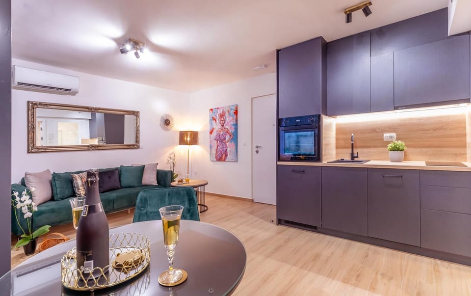 Kitchen or kitchenette, Living room, Dining area