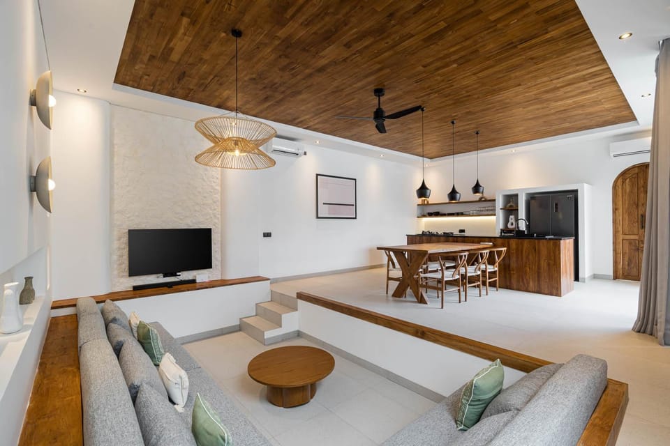 Communal lounge/ TV room, TV and multimedia, Living room, Dining area