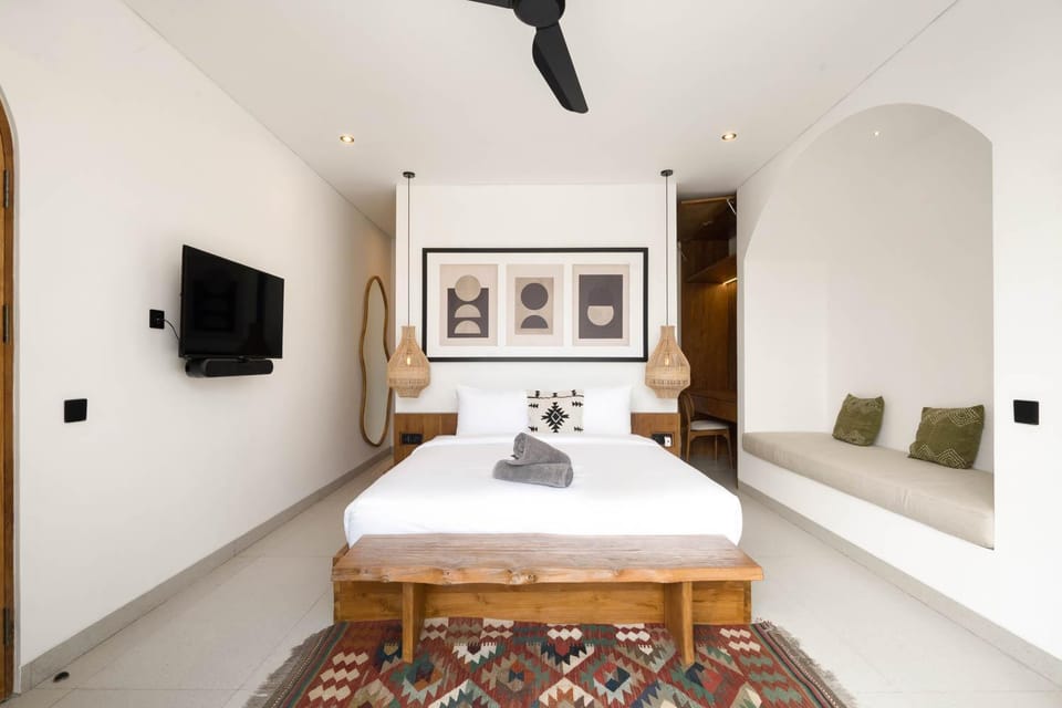 Bed, TV and multimedia, Photo of the whole room, Bedroom, towels