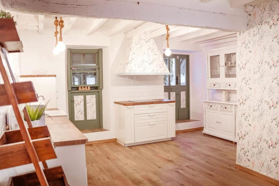 Kitchen or kitchenette, stove, kitchen