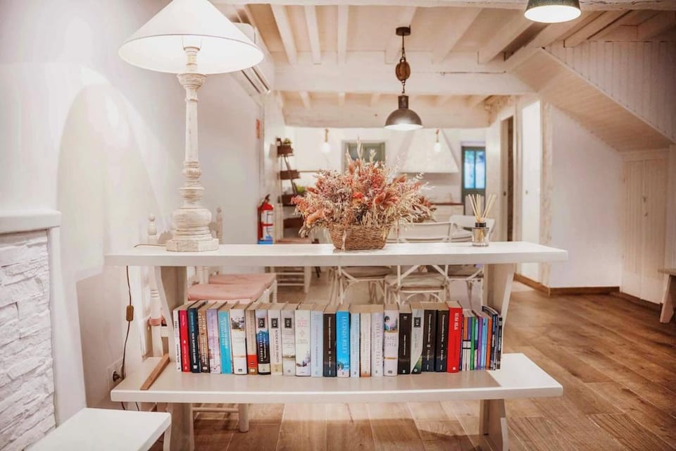 Library, Living room