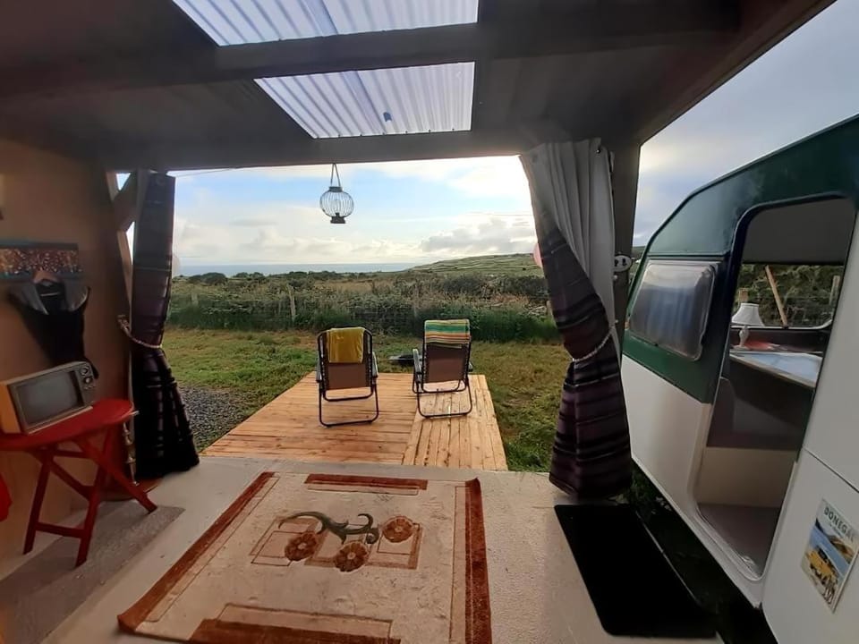 Patio, Natural landscape, View (from property/room), Balcony/Terrace, Seating area, Garden view, sunbed