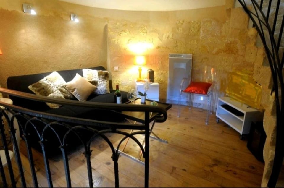 Clos Moulin Du Cadet House in Saint-Émilion
