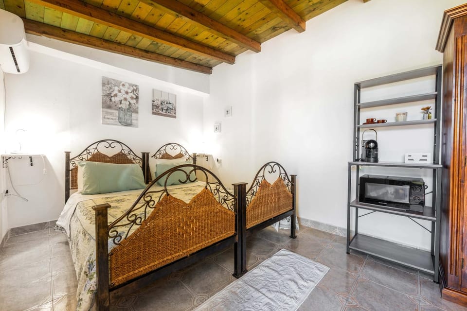 Property building, Living room, Bedroom