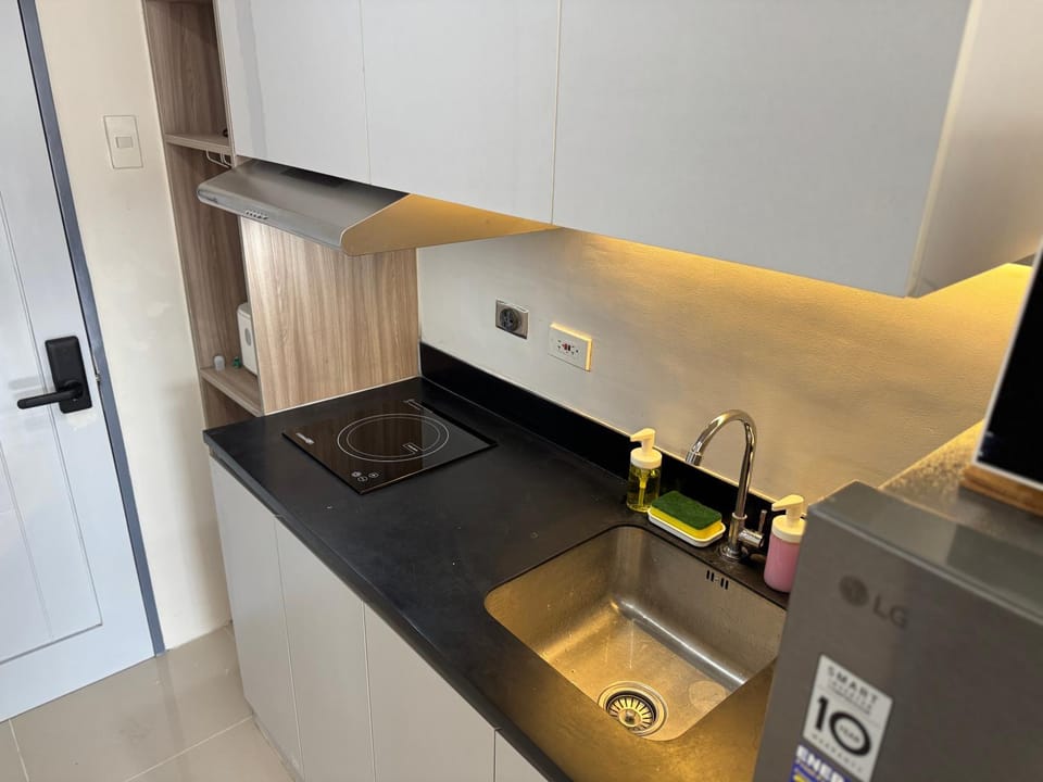 Kitchen or kitchenette, stove