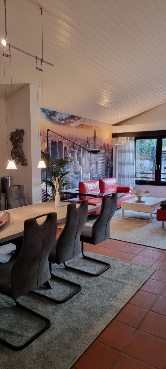 Seating area, Dining area