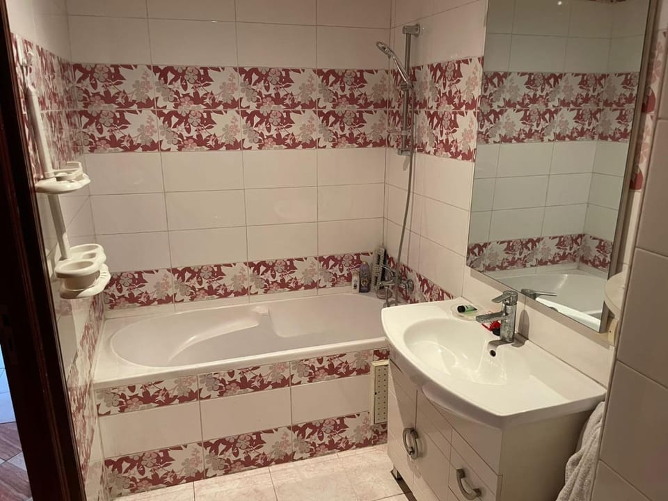 Shower, Bath