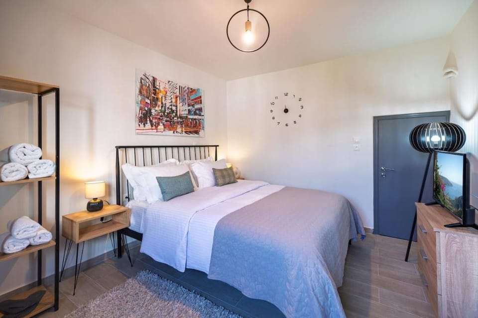 New, Comfy, Spotless Studio in Ilioupoli, Athens Apartment in South Athens