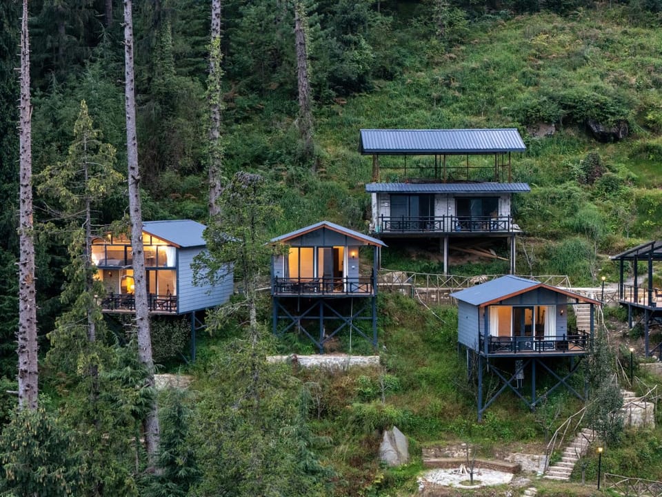 Property building, Natural landscape, Mountain view