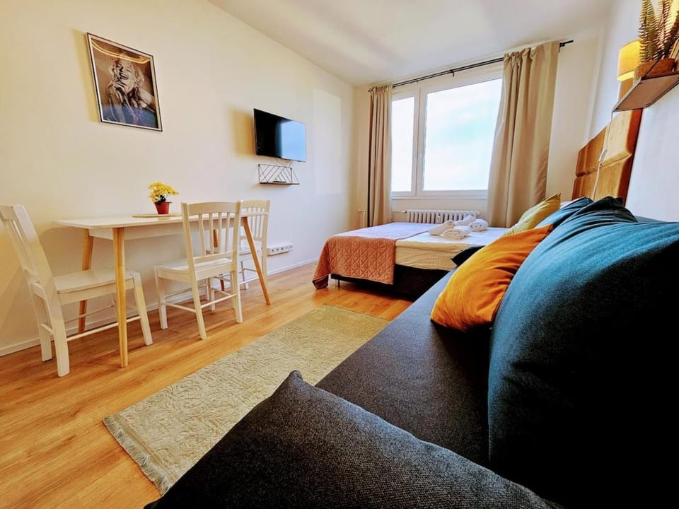 Seating area, Bedroom