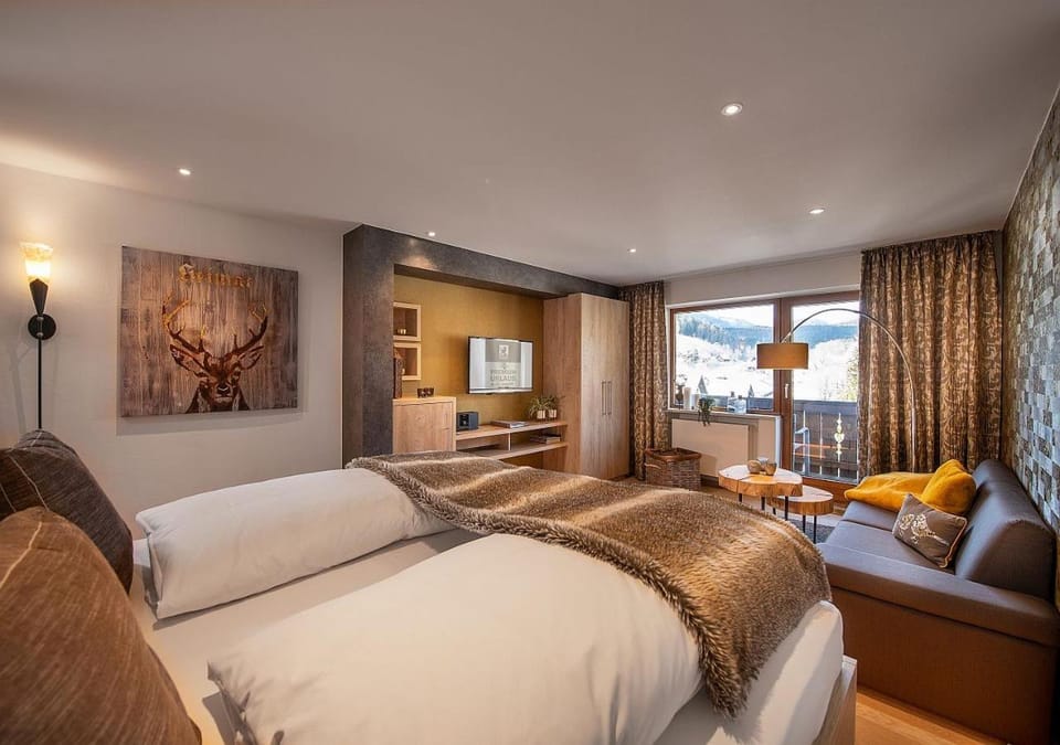 Balcony/Terrace, Photo of the whole room, Seating area, Bedroom