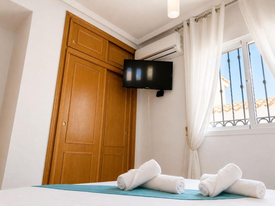 Communal lounge/ TV room, Bedroom