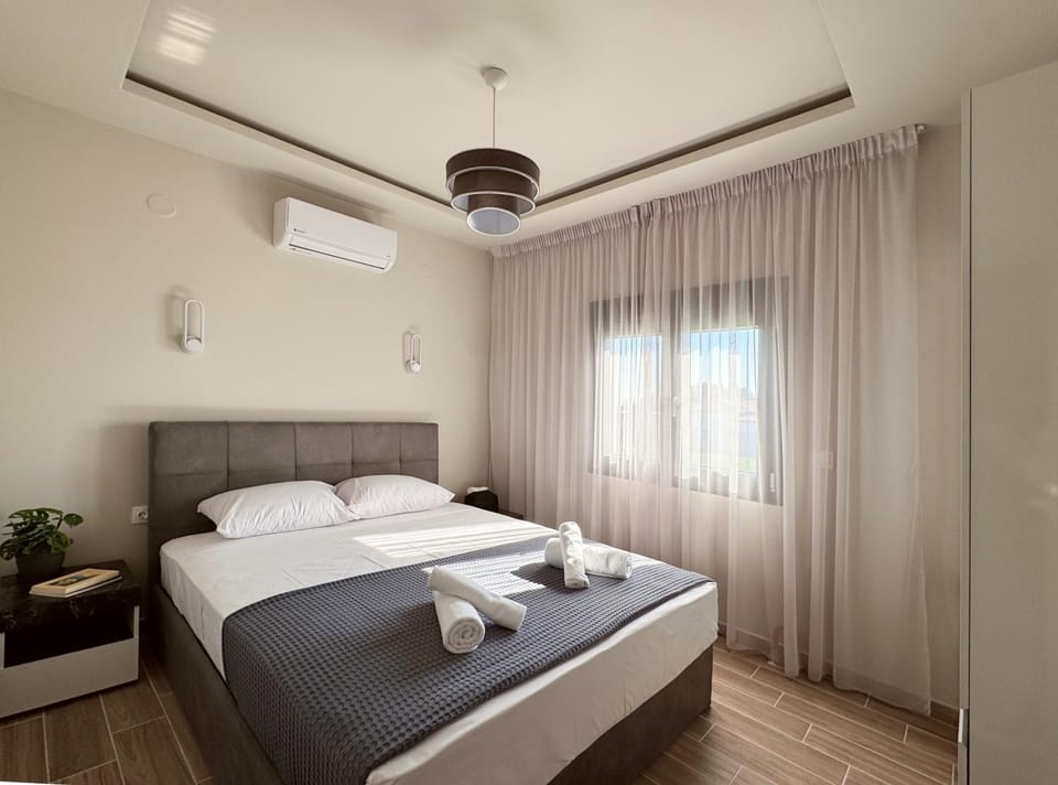 Bed, Bedroom, air conditioner