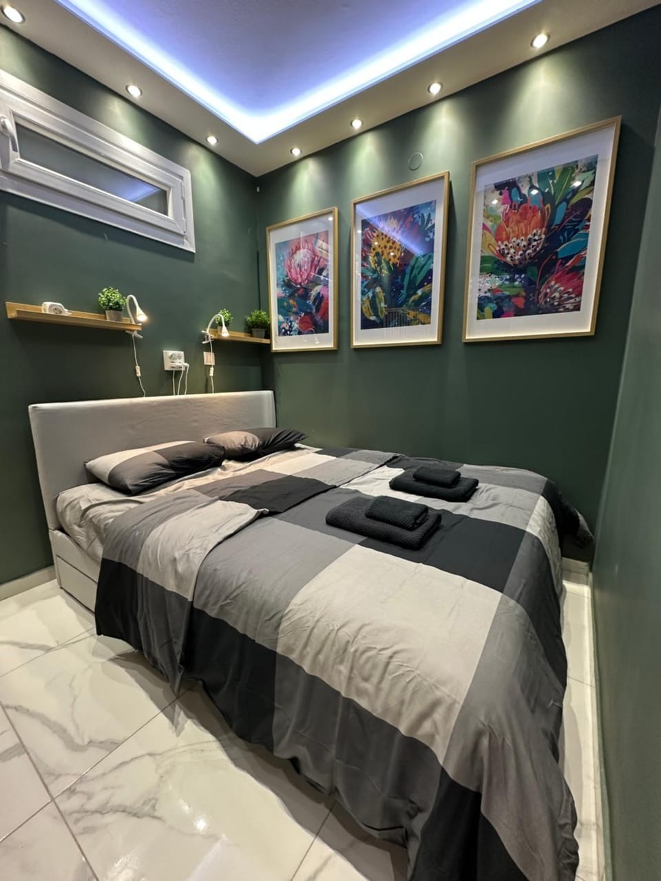 Bed, Bedroom