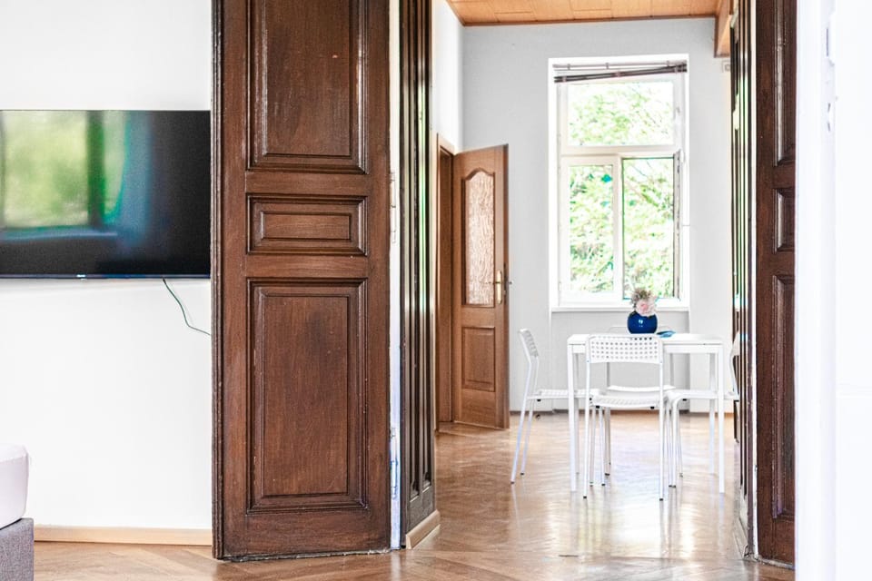 TV and multimedia, Dining area, wardrobe