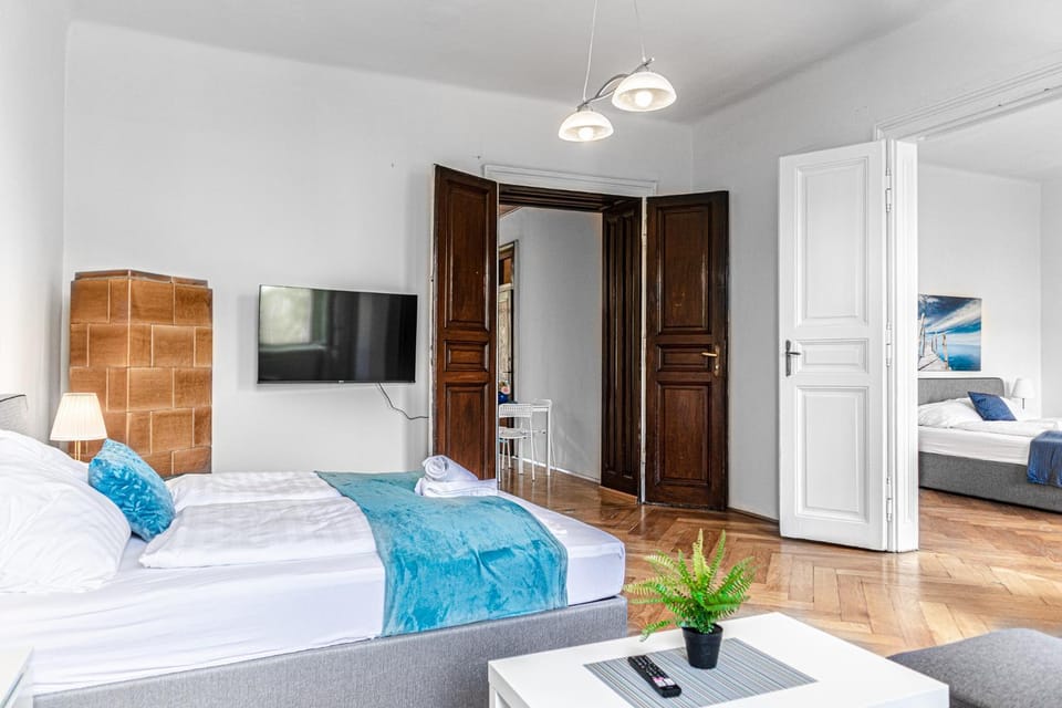 Bed, Bedroom, towels, wardrobe