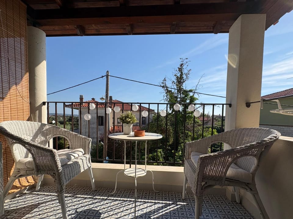 "Ariane" - Charming House in Afytos with Sea View Apartment in Halkidiki