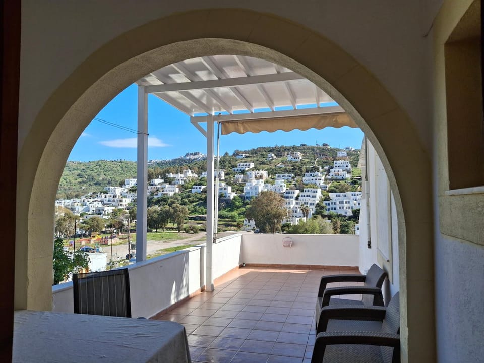 View (from property/room), Balcony/Terrace