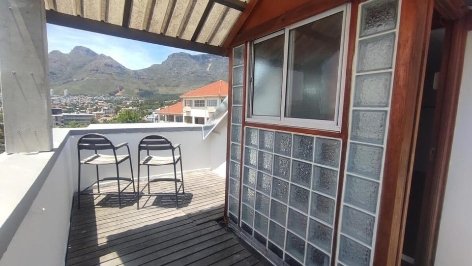 Loft on Kloof Nek Apartment in Cape Town