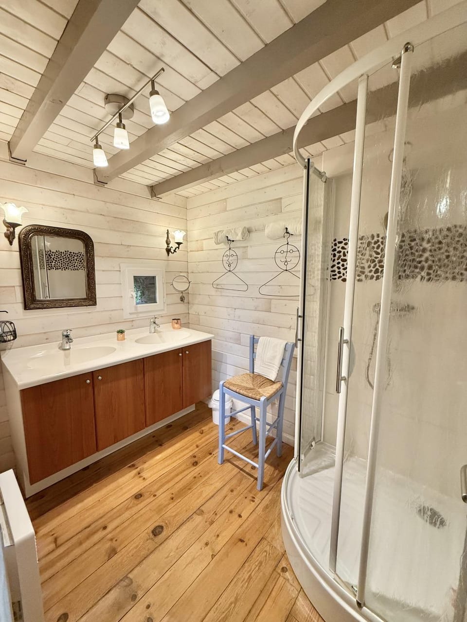 Shower, Bathroom, towels