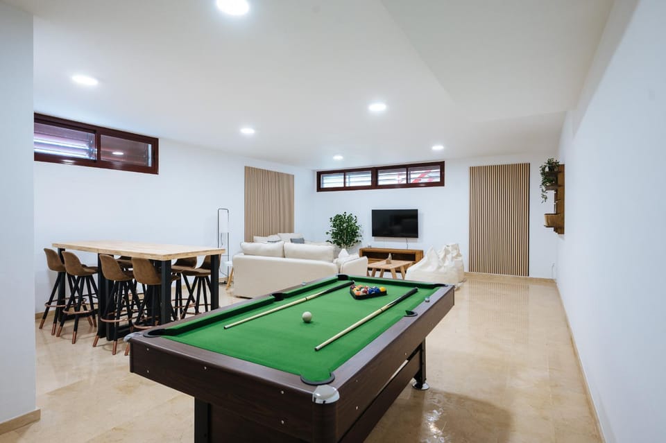 Luxury villa in Sevilla - Pool, Terrace & GameRoom Apartment in Seville