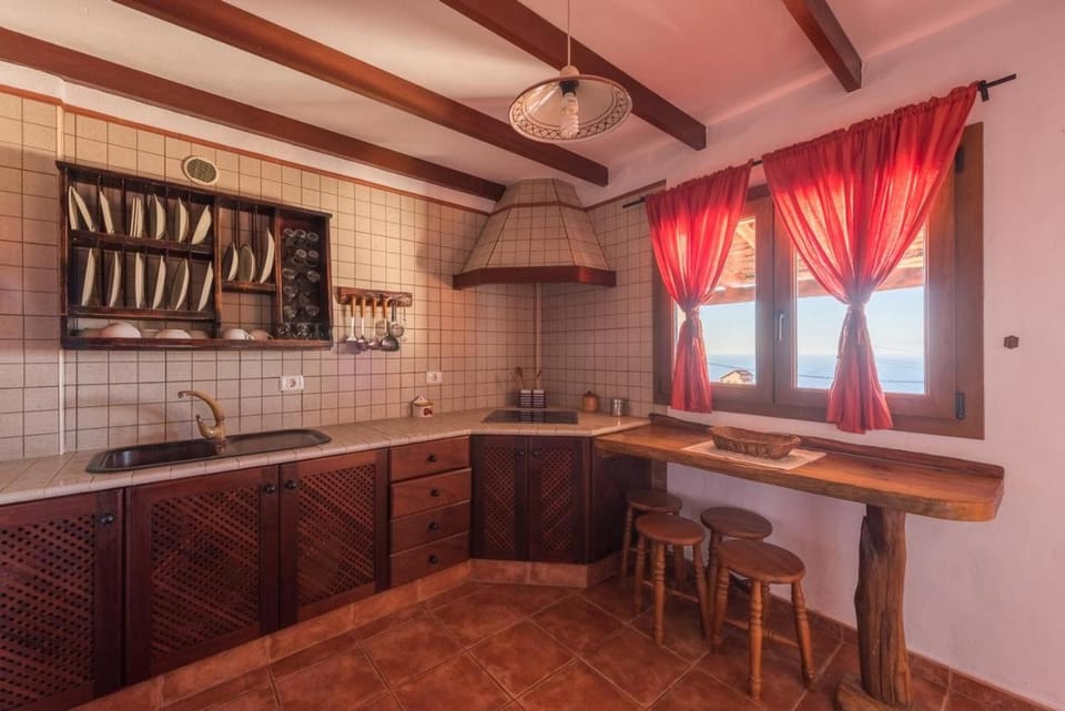 Kitchen or kitchenette, Sea view, stove