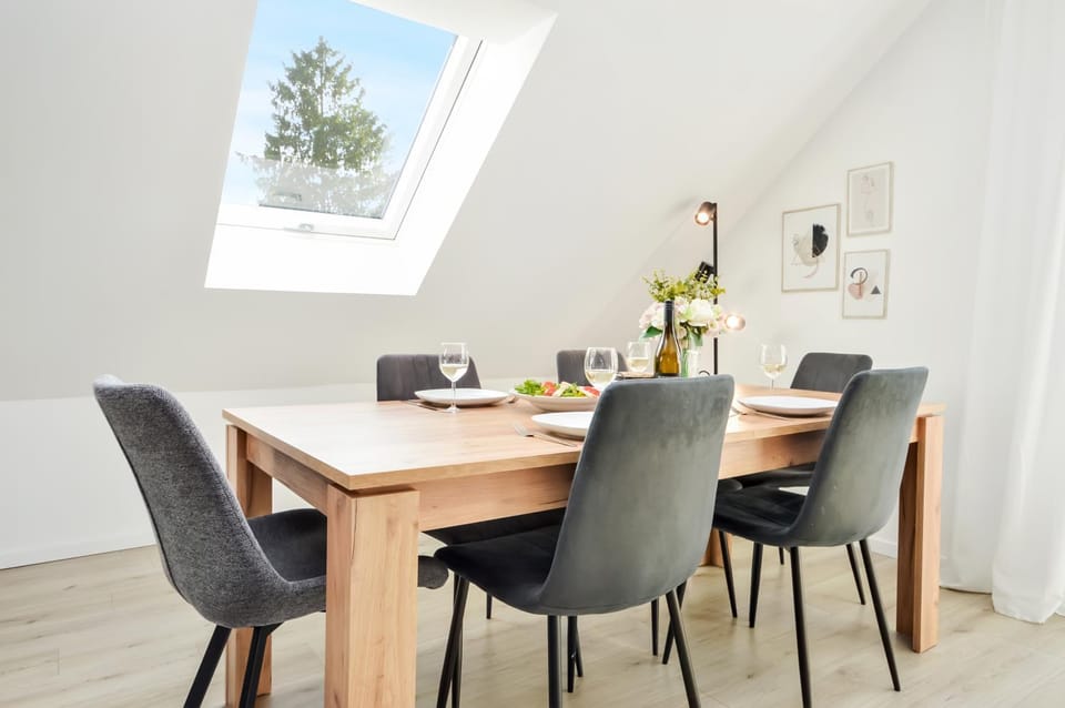 Living room, Seating area, Dining area