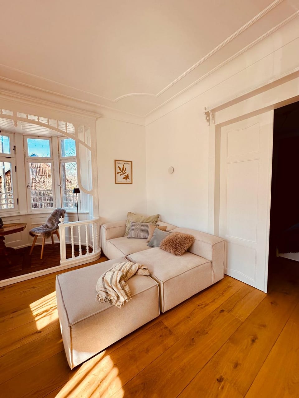 Living room, Photo of the whole room, Seating area