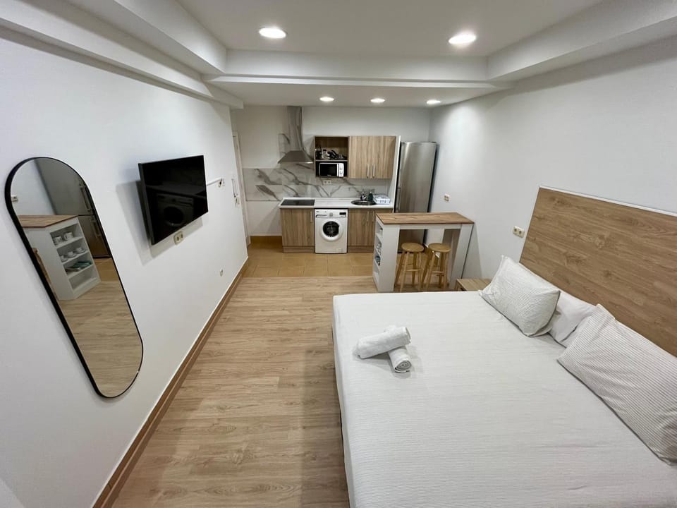Kitchen or kitchenette, Bedroom