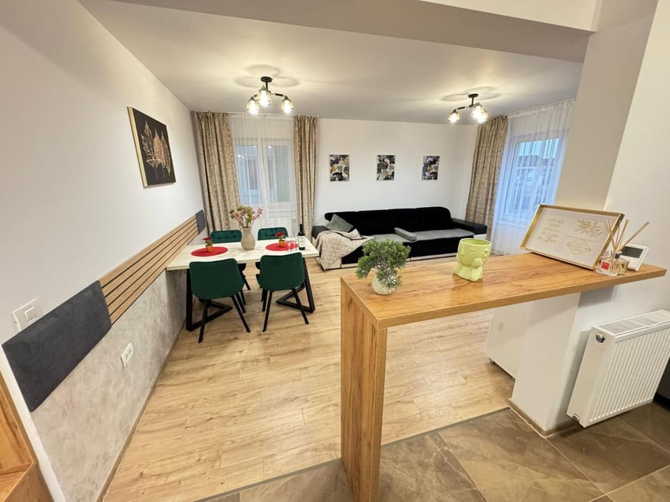 Bed, Living room, Photo of the whole room, Seating area, Dining area, Bedroom