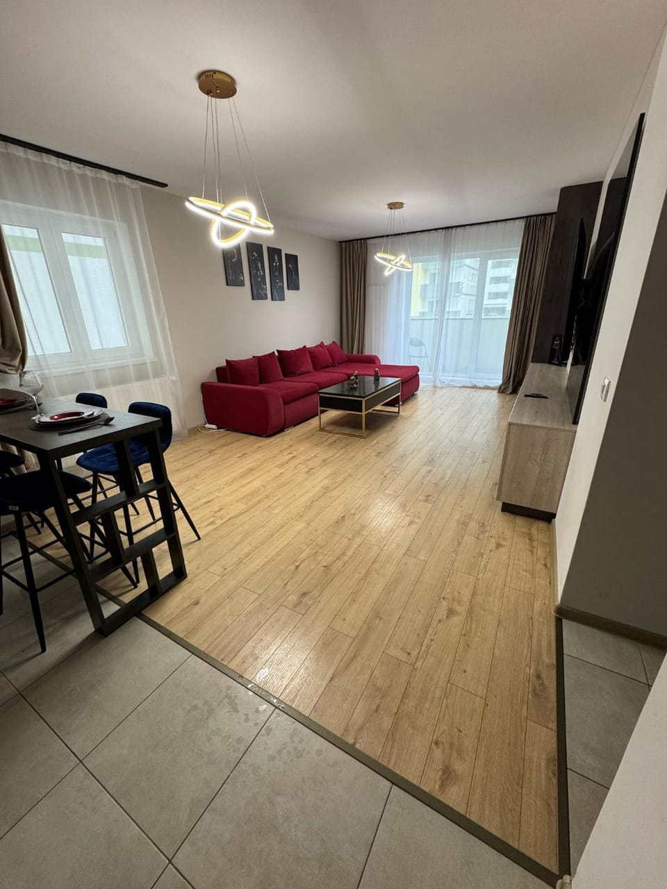Bed, TV and multimedia, Kitchen or kitchenette, Living room, Photo of the whole room, Seating area, Dining area, Bedroom