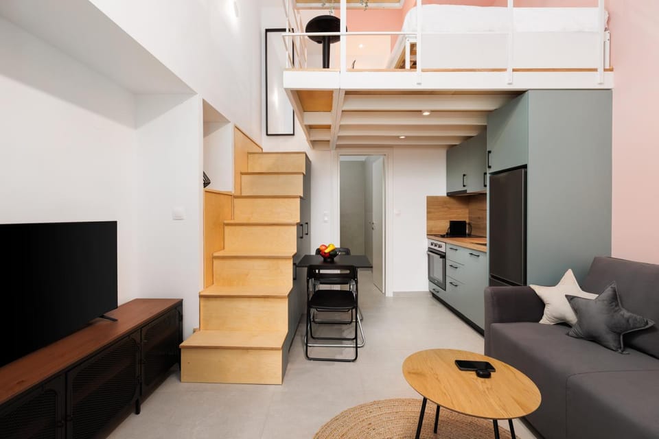 TV and multimedia, Kitchen or kitchenette, Living room, Seating area