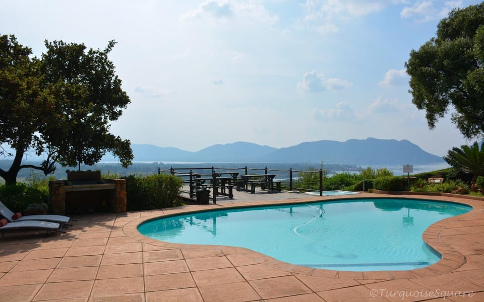 Restaurant/places to eat, Day, On site, Mountain view, Pool view, River view