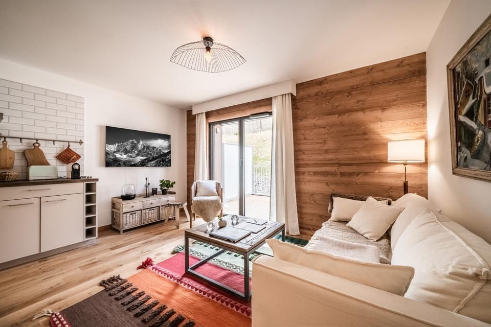 TV and multimedia, Living room, Photo of the whole room, Seating area