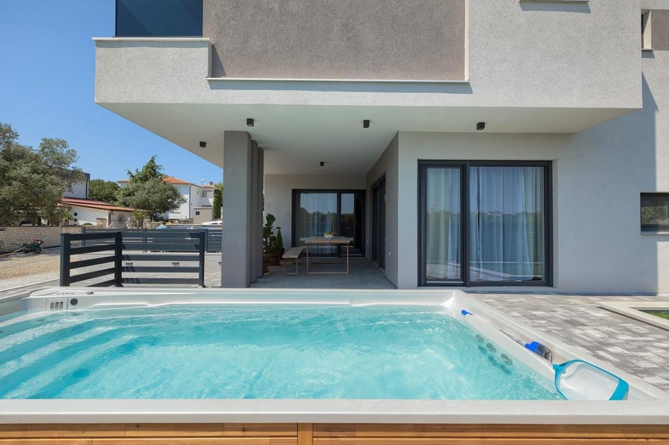 Villa Loreta with sea view Villa in Varoš