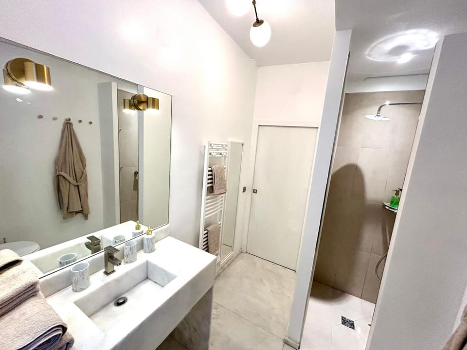 Shower, Bathroom