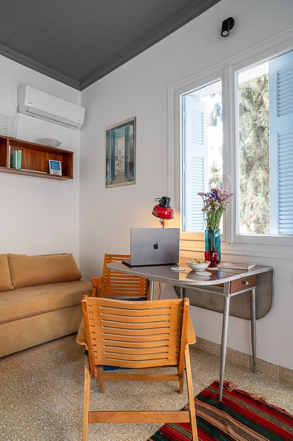 Living room, Seating area, Dining area, air conditioner