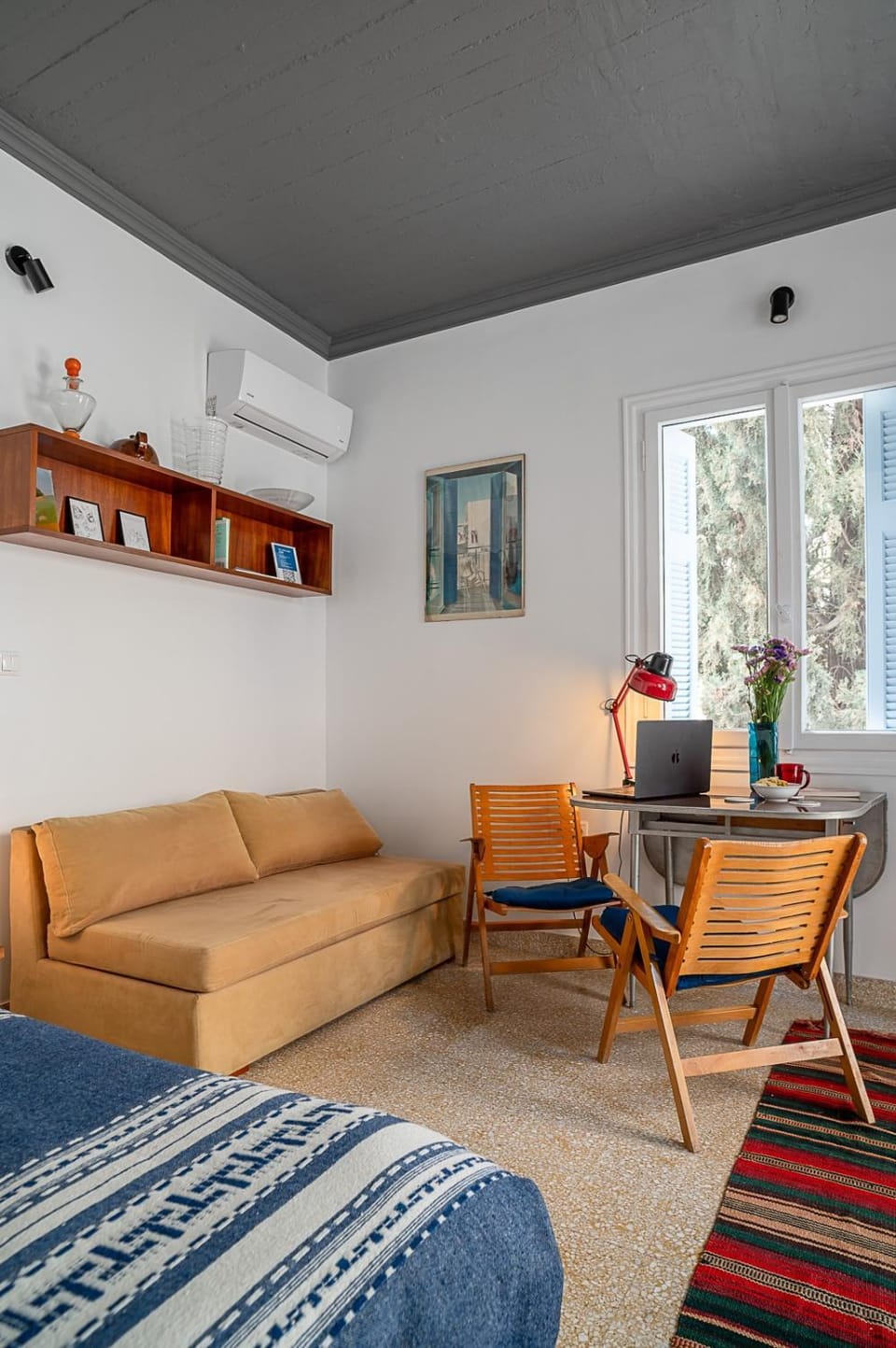 Bed, Living room, Photo of the whole room, Seating area, Dining area, Bedroom