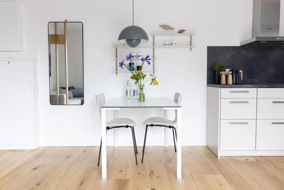 Property building, Kitchen or kitchenette, Living room