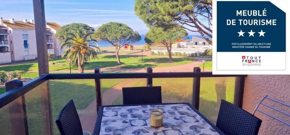 Patio, Day, Natural landscape, View (from property/room), Balcony/Terrace, Dining area, Logo/Certificate/Sign, Lake view, Mountain view, Pool view, Sea view, Certificate/Award