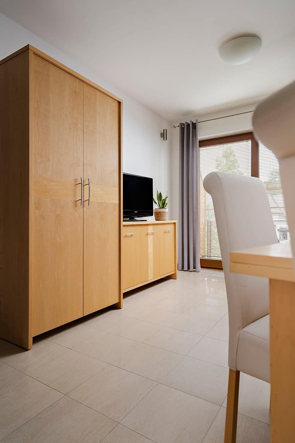 TV and multimedia, Living room, Dining area, wardrobe