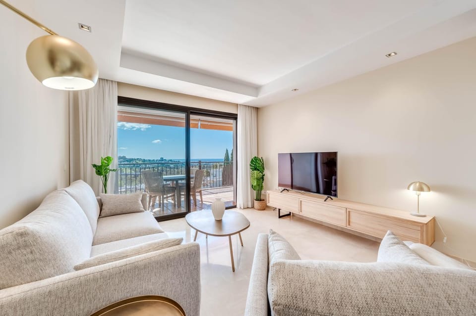 TV and multimedia, Seating area, Sea view