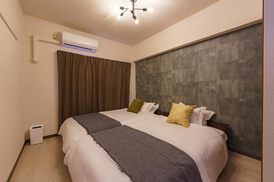 Bed, Photo of the whole room, Bedroom, air conditioner