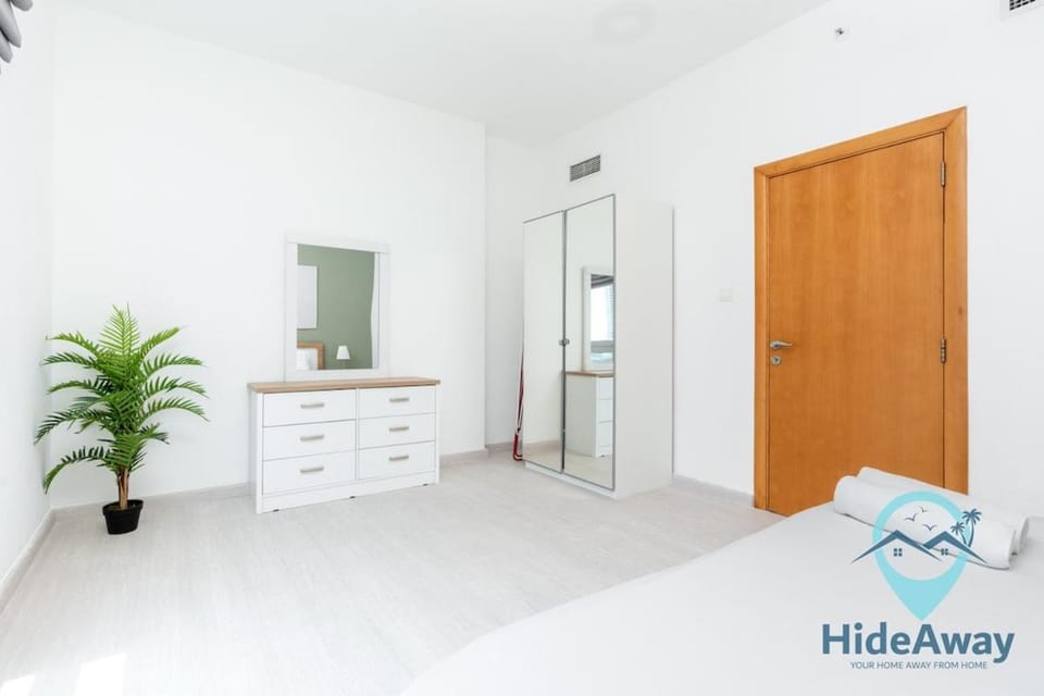 Bright Spacious l 1BR Dubai Marina l 1MIN to Metro Apartment in Dubai