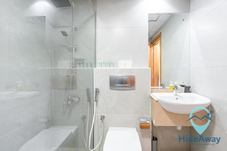 Bright Spacious l 1BR Dubai Marina l 1MIN to Metro Apartment in Dubai