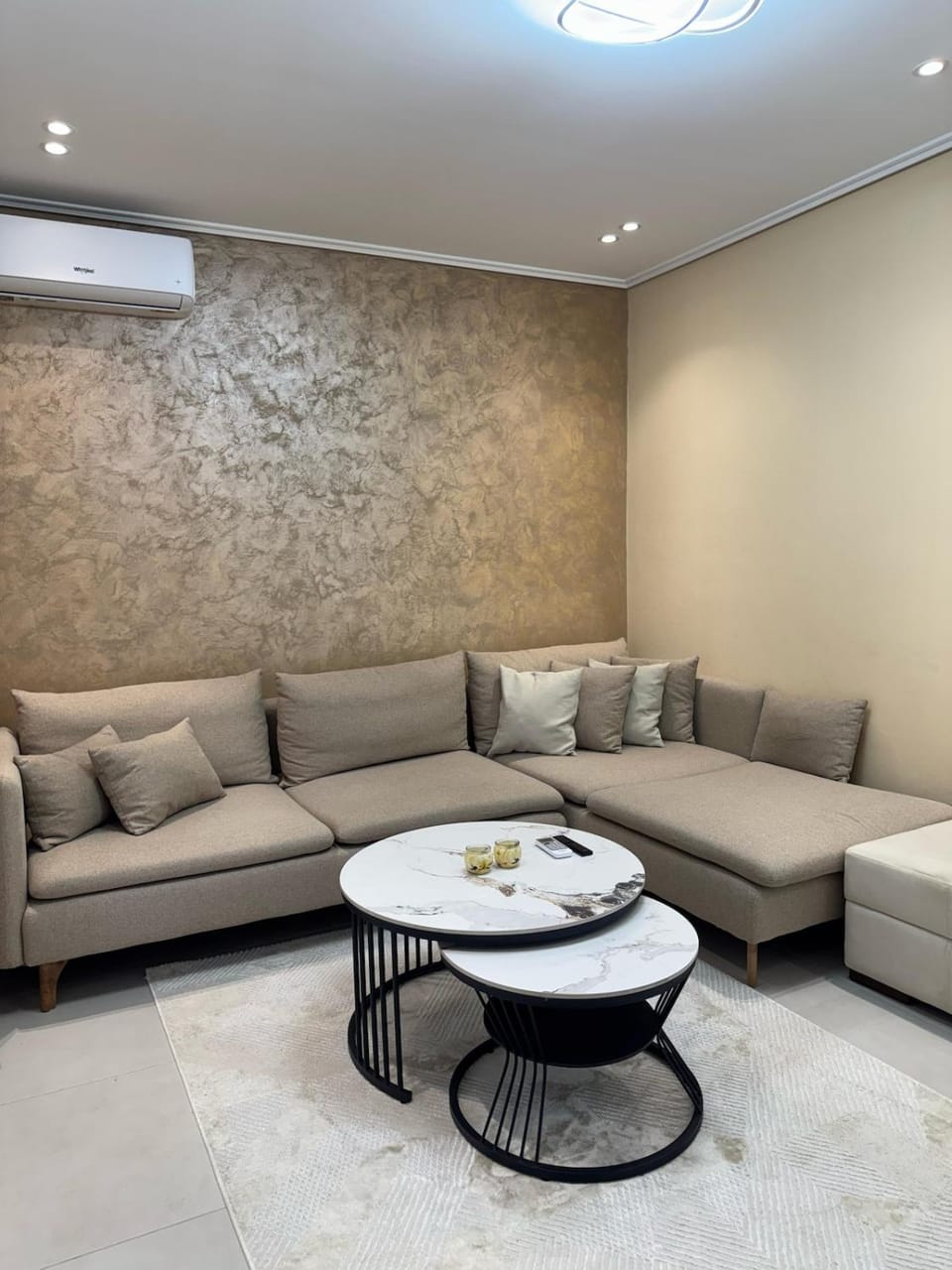 Living room, Seating area, air conditioner