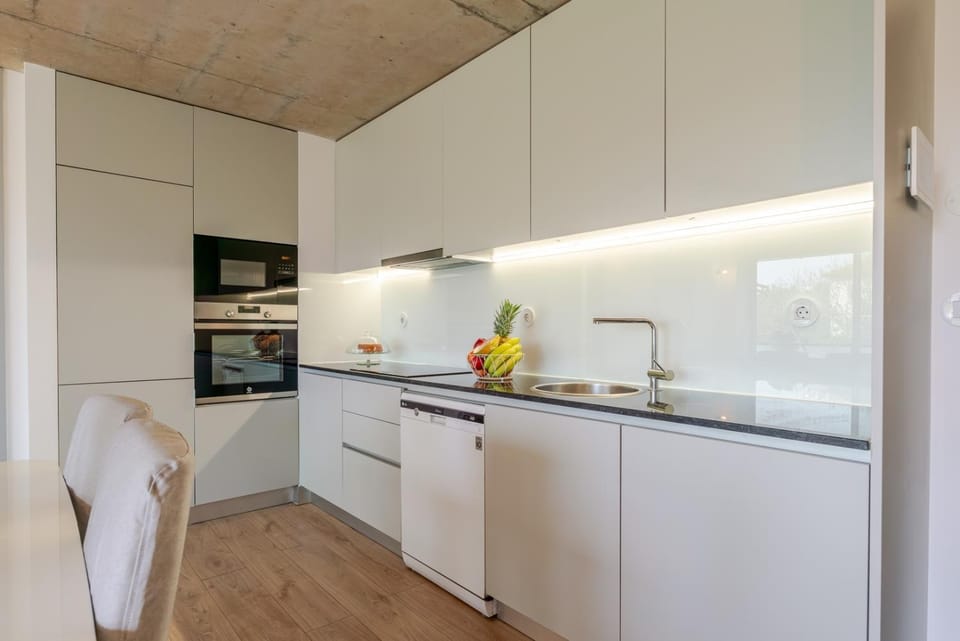 Kitchen or kitchenette, dishwasher, oven, pet friendly, stove