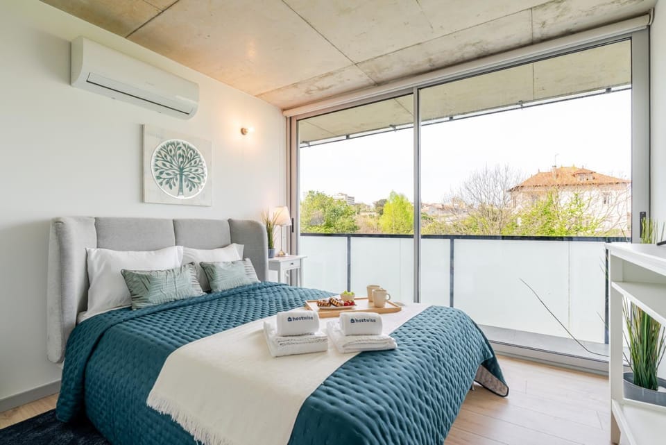 Bed, View (from property/room), Balcony/Terrace, Bedroom